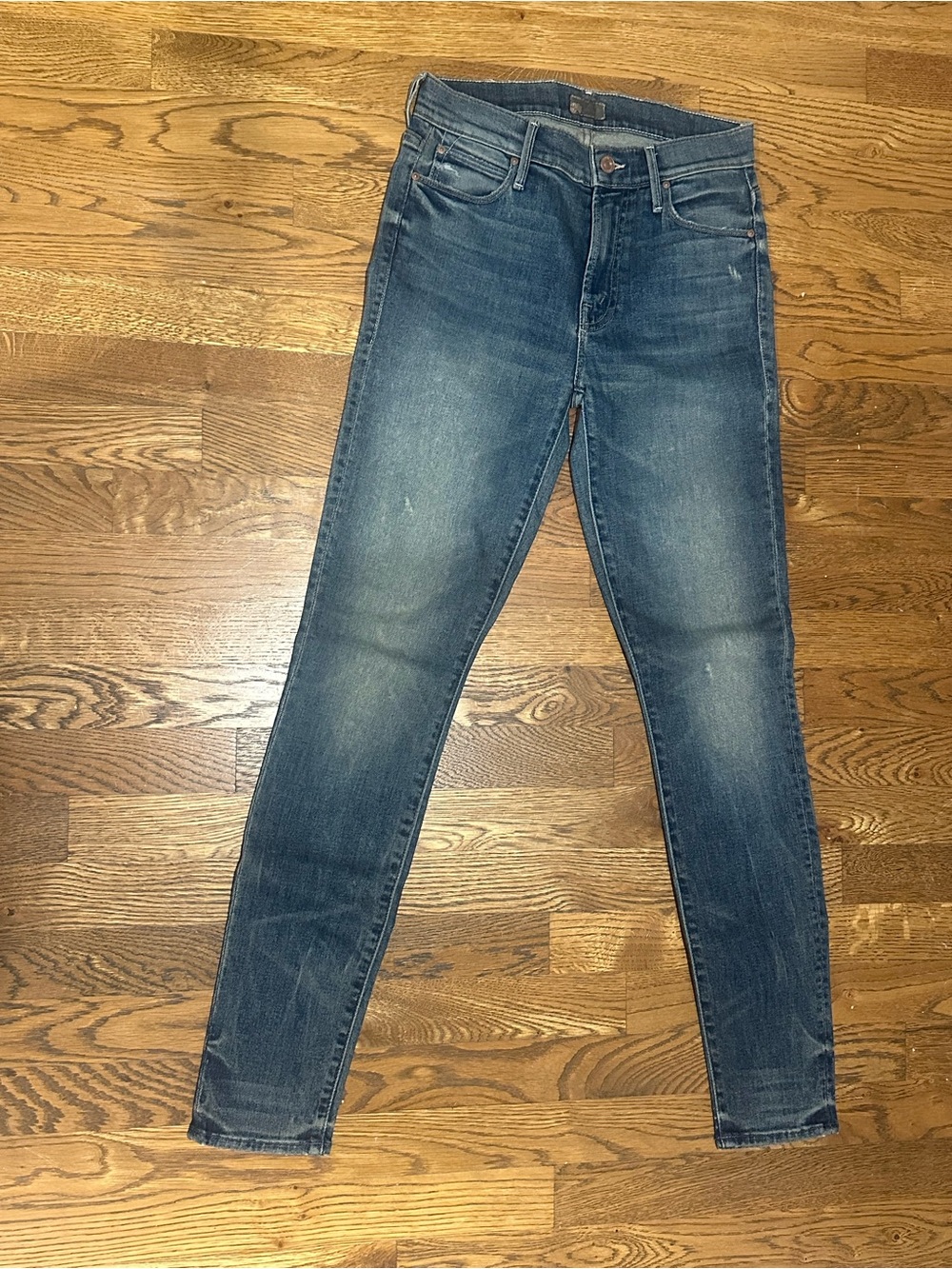 MOTHER Skinny Jeans in Faded Blue Wash